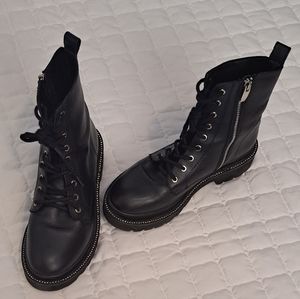 Steve Madden black boots